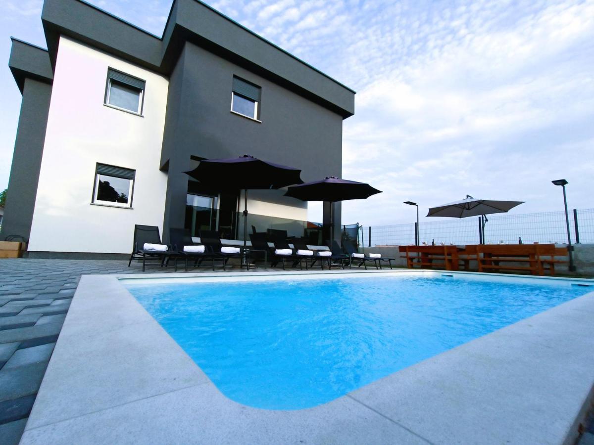 Villa Nikolina - Luxury Villa With 5 Bedrooms And Swimming Pool Vodnjan Exterior foto